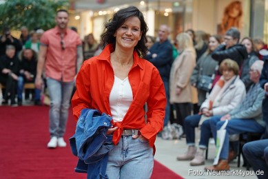 Modenschau-Fruehjahr-2023-NeuerMarkt-0012