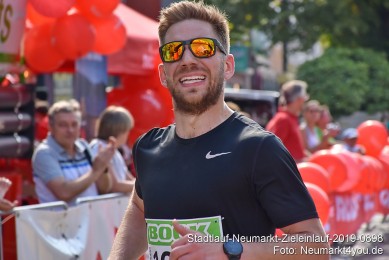 Stadtlauf-Neumarkt-Zieleinlauf-2019-0898