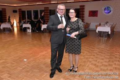 42-Herbstball-Blau-Silber-2019-0020