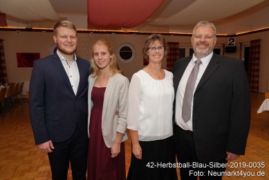 42-Herbstball-Blau-Silber-2019-0035