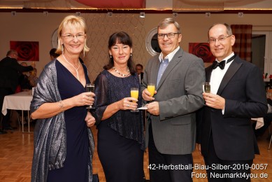 42-Herbstball-Blau-Silber-2019-0057