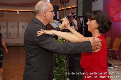 42-Herbstball-Blau-Silber-2019-0079