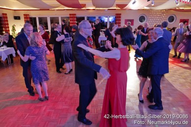 42-Herbstball-Blau-Silber-2019-0086