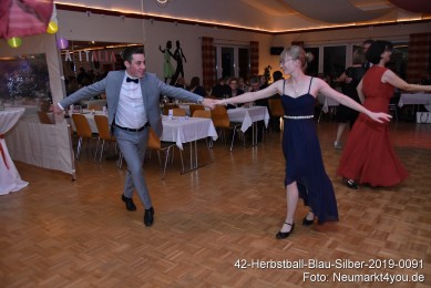 42-Herbstball-Blau-Silber-2019-0091