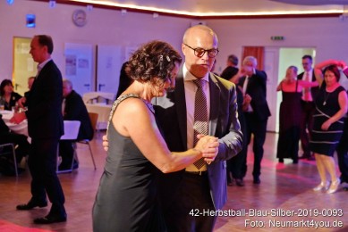 42-Herbstball-Blau-Silber-2019-0093