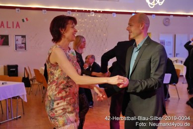 42-Herbstball-Blau-Silber-2019-0094