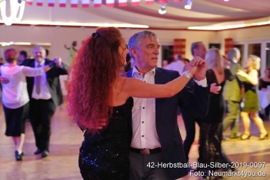 42-Herbstball-Blau-Silber-2019-0097