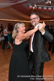 42-Herbstball-Blau-Silber-2019-0098