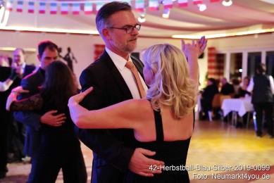 42-Herbstball-Blau-Silber-2019-0099
