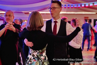 42-Herbstball-Blau-Silber-2019-0100