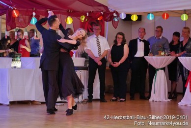 42-Herbstball-Blau-Silber-2019-0161