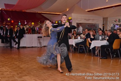 42-Herbstball-Blau-Silber-2019-0173