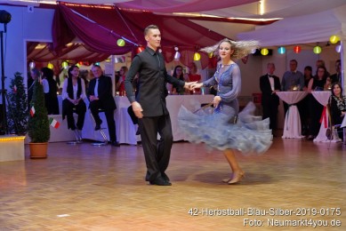 42-Herbstball-Blau-Silber-2019-0175
