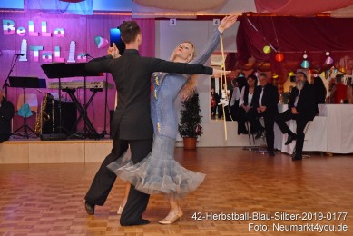 42-Herbstball-Blau-Silber-2019-0177