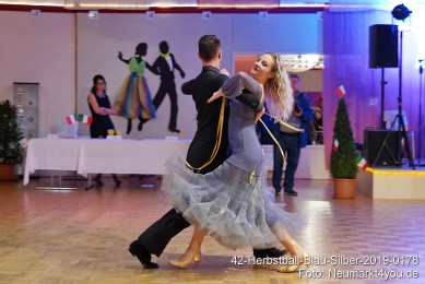 42-Herbstball-Blau-Silber-2019-0178