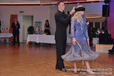 42-Herbstball-Blau-Silber-2019-0179