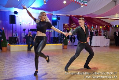 42-Herbstball-Blau-Silber-2019-0187