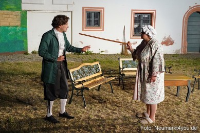 Die-eingebildete-Kranke-Schloss-Spiele-Neumarkt-2025-0070