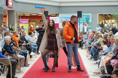 Herbst-Modenschau-Neuer-Markt-2023-0004