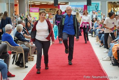 Herbst-Modenschau-Neuer-Markt-2023-0041