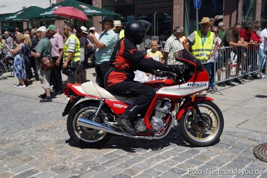 Oldtimertreffen-Neumarkt-Start-der-Ausfahrt-2023-0013