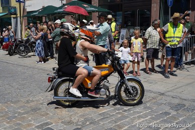 Oldtimertreffen-Neumarkt-Start-der-Ausfahrt-2023-0014