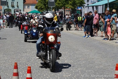 Oldtimertreffen-Neumarkt-Start-der-Ausfahrt-2023-0017