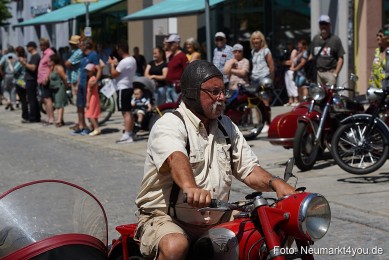 Oldtimertreffen-Neumarkt-Start-der-Ausfahrt-2023-0020