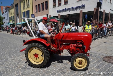 Oldtimertreffen-Neumarkt-Start-der-Ausfahrt-2023-0028