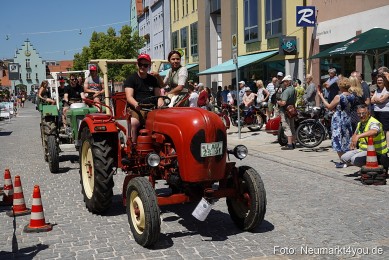 Oldtimertreffen-Neumarkt-Start-der-Ausfahrt-2023-0030