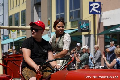 Oldtimertreffen-Neumarkt-Start-der-Ausfahrt-2023-0031