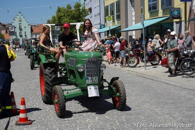 Oldtimertreffen-Neumarkt-Start-der-Ausfahrt-2023-0032