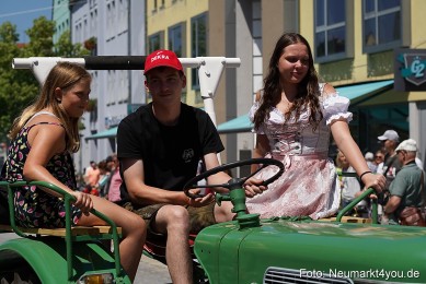 Oldtimertreffen-Neumarkt-Start-der-Ausfahrt-2023-0033