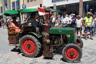 Oldtimertreffen-Neumarkt-Start-der-Ausfahrt-2023-0037