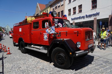 Oldtimertreffen-Neumarkt-Start-der-Ausfahrt-2023-0043