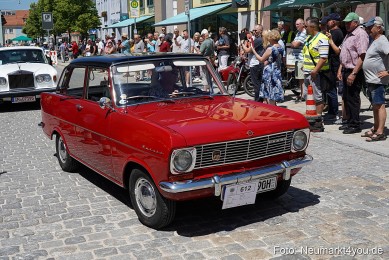 Oldtimertreffen-Neumarkt-Start-der-Ausfahrt-2023-0048