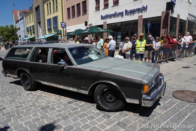 Oldtimertreffen-Neumarkt-Start-der-Ausfahrt-2023-0060