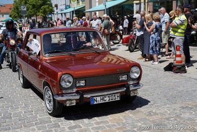 Oldtimertreffen-Neumarkt-Start-der-Ausfahrt-2023-0062
