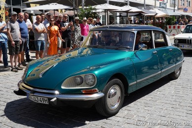 Oldtimertreffen-Neumarkt-Start-der-Ausfahrt-2023-0086