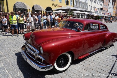 Oldtimertreffen-Neumarkt-Start-der-Ausfahrt-2023-0100