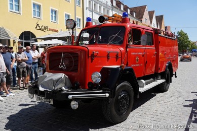 Oldtimertreffen-Neumarkt-Start-der-Ausfahrt-2023-0120