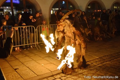 Schlossteufeln-Weihnachtsmarkt-Neumarkt-211219-0067