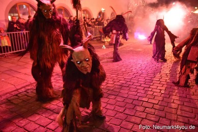 Schlossteufeln-Weihnachtsmarkt-Neumarkt-211219-0082