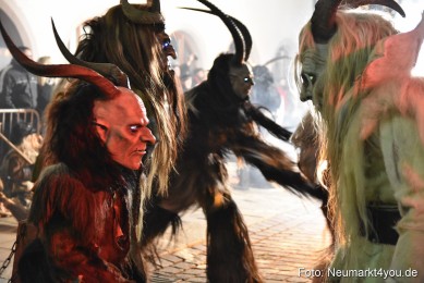 Schlossteufeln-Weihnachtsmarkt-Neumarkt-211219-0104