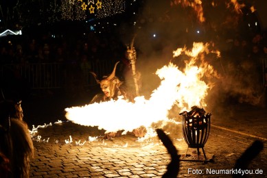Schlossteufeln-Weihnachtsmarkt-Neumarkt-211219-0121