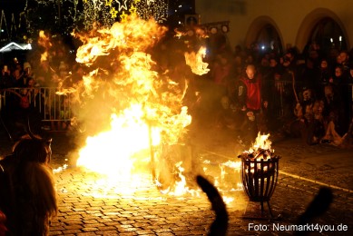 Schlossteufeln-Weihnachtsmarkt-Neumarkt-211219-0123