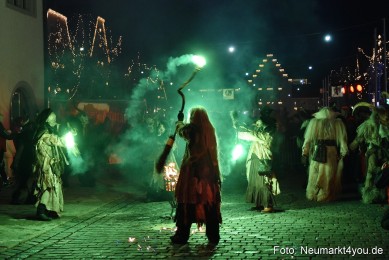 Schlossteufeln-Weihnachtsmarkt-Neumarkt-211219-0126