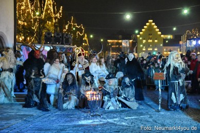 Schlossteufeln-Weihnachtsmarkt-Neumarkt-211219-0138