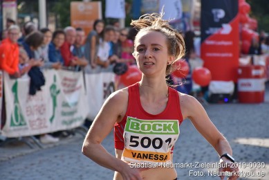 Stadtlauf-Neumarkt-Zieleinlauf-2019-0030