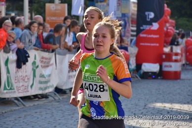 Stadtlauf-Neumarkt-Zieleinlauf-2019-0039